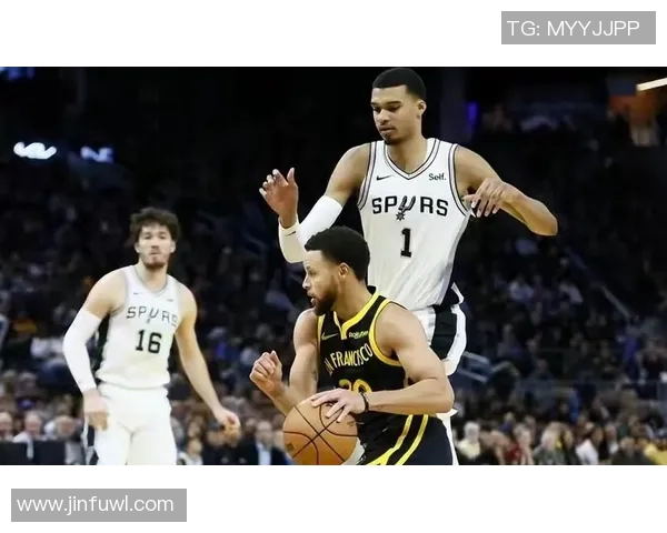 勇士与马刺近期对决分析及比赛亮点回顾