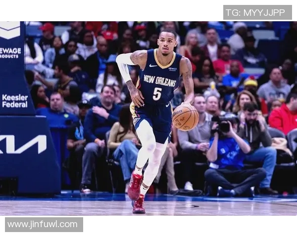 德章泰穆雷的篮球之路：从新秀到全明星的成长历程与挑战